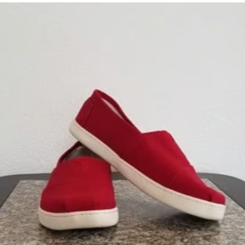 TOMS 2.0 Classic Alpargata Slip-On Canvas Loafers, Big Kids, Size Y5.5 M, Red.